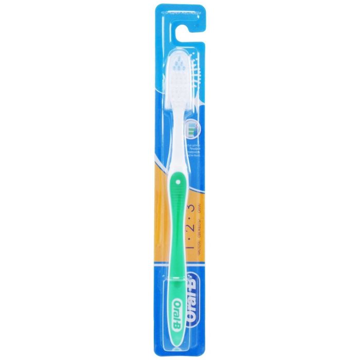 Зубна щітка Oral-B 123 Regular 40 середня жорсткість